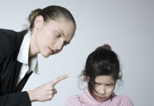 Дваесет работи кои ќе ги разберат децата на строгите родители