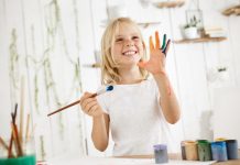 Што е „мрзливо родителство“ и зошто би требало да го испробате